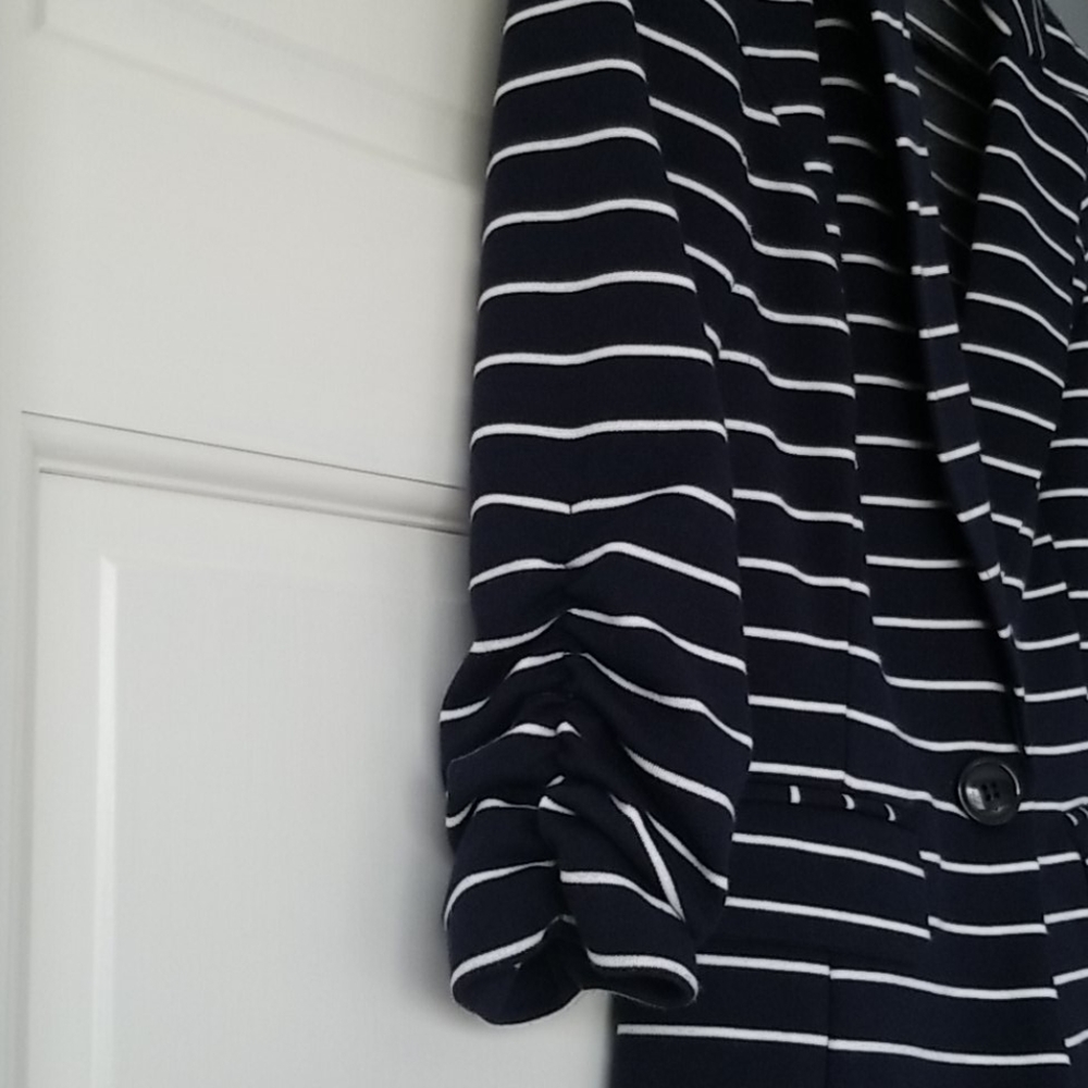 Jacket - Picture 2 of 5